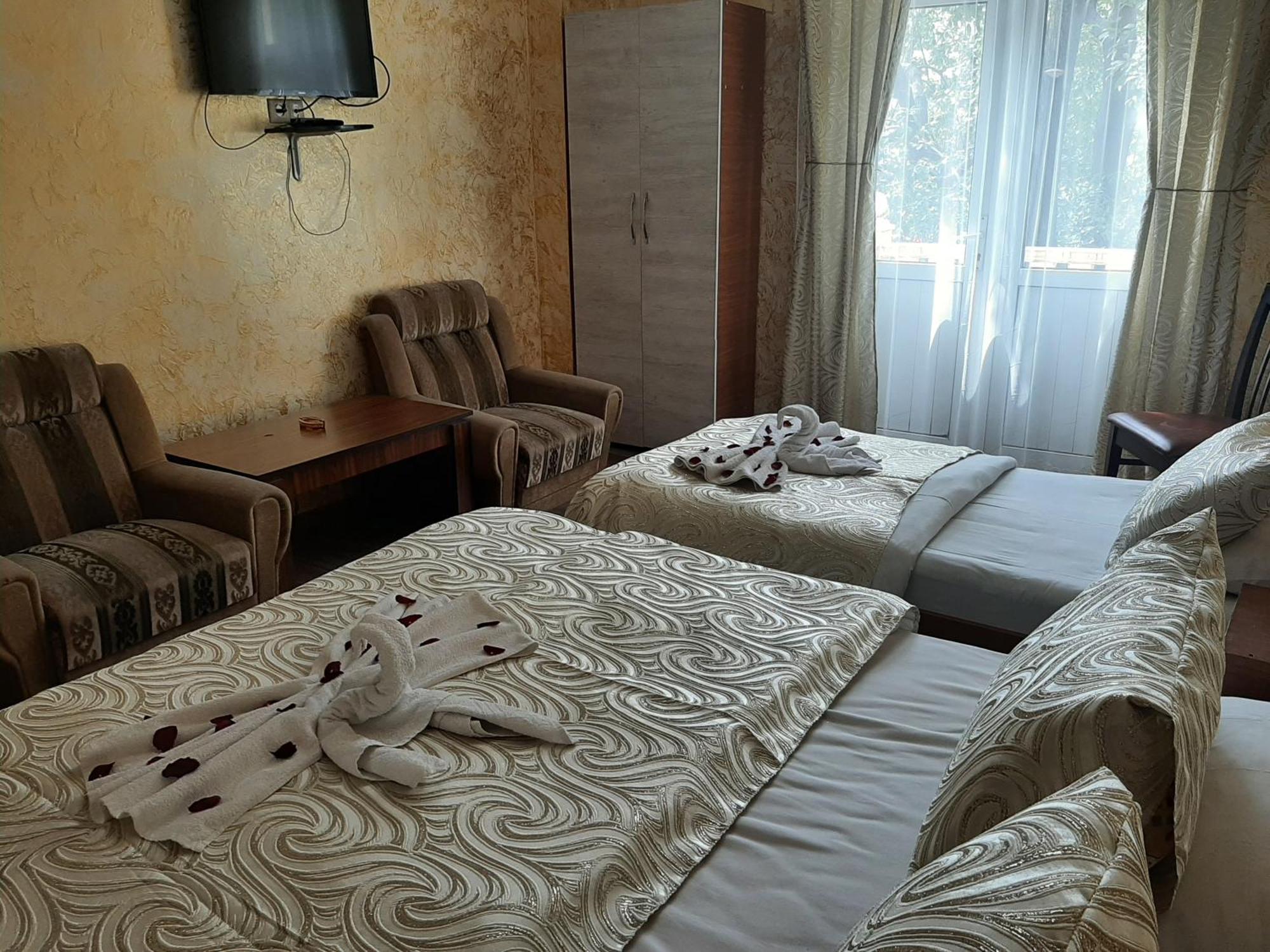 Tokaplus Batumi Exteriör bild